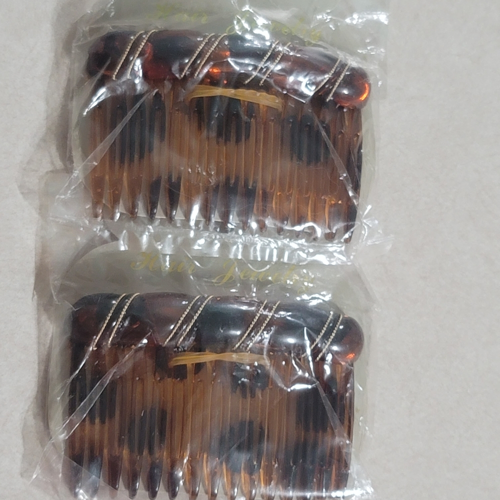 NWOT Tortoise Shell Brown Hair Combs Set Of 2